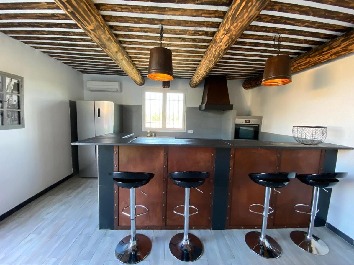 Domaine Des Francobelges - Appartements Lauris Exterior photo