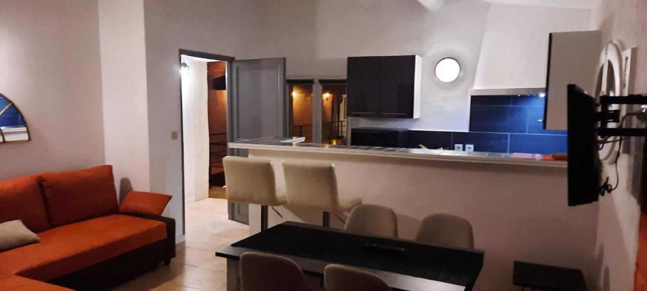 Domaine Des Francobelges - Appartements Lauris Exterior photo