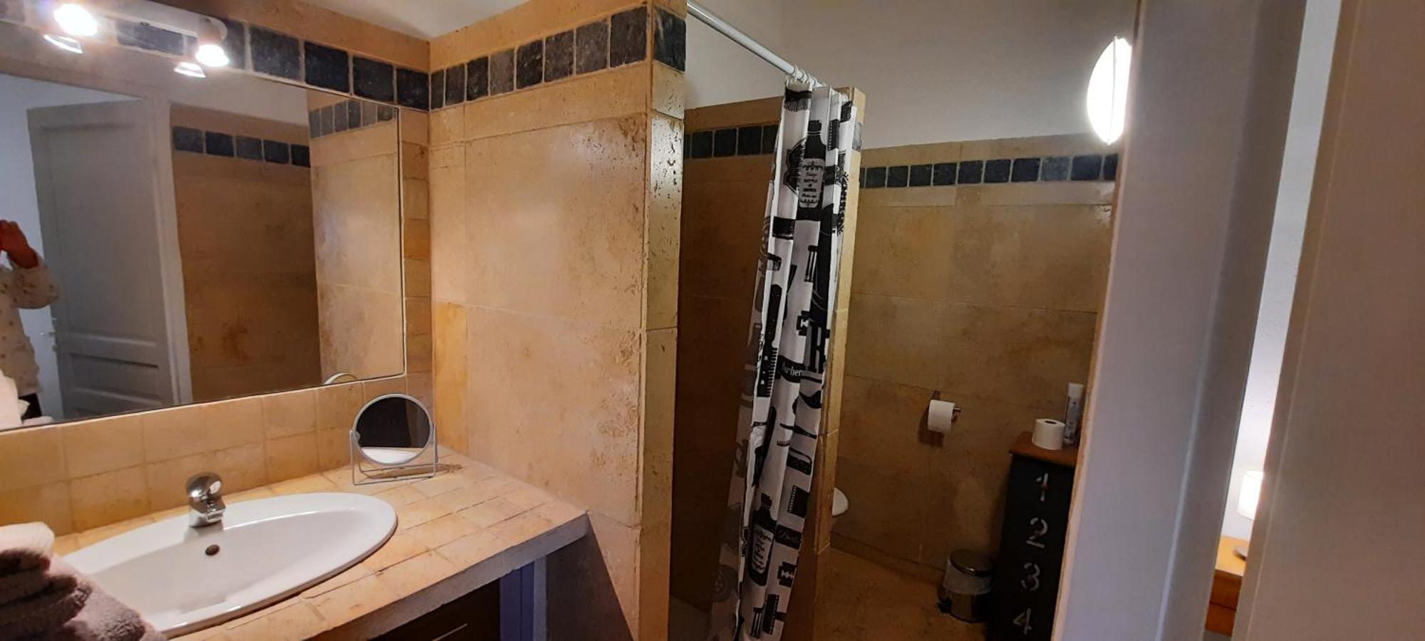 Domaine Des Francobelges - Appartements Lauris Exterior photo