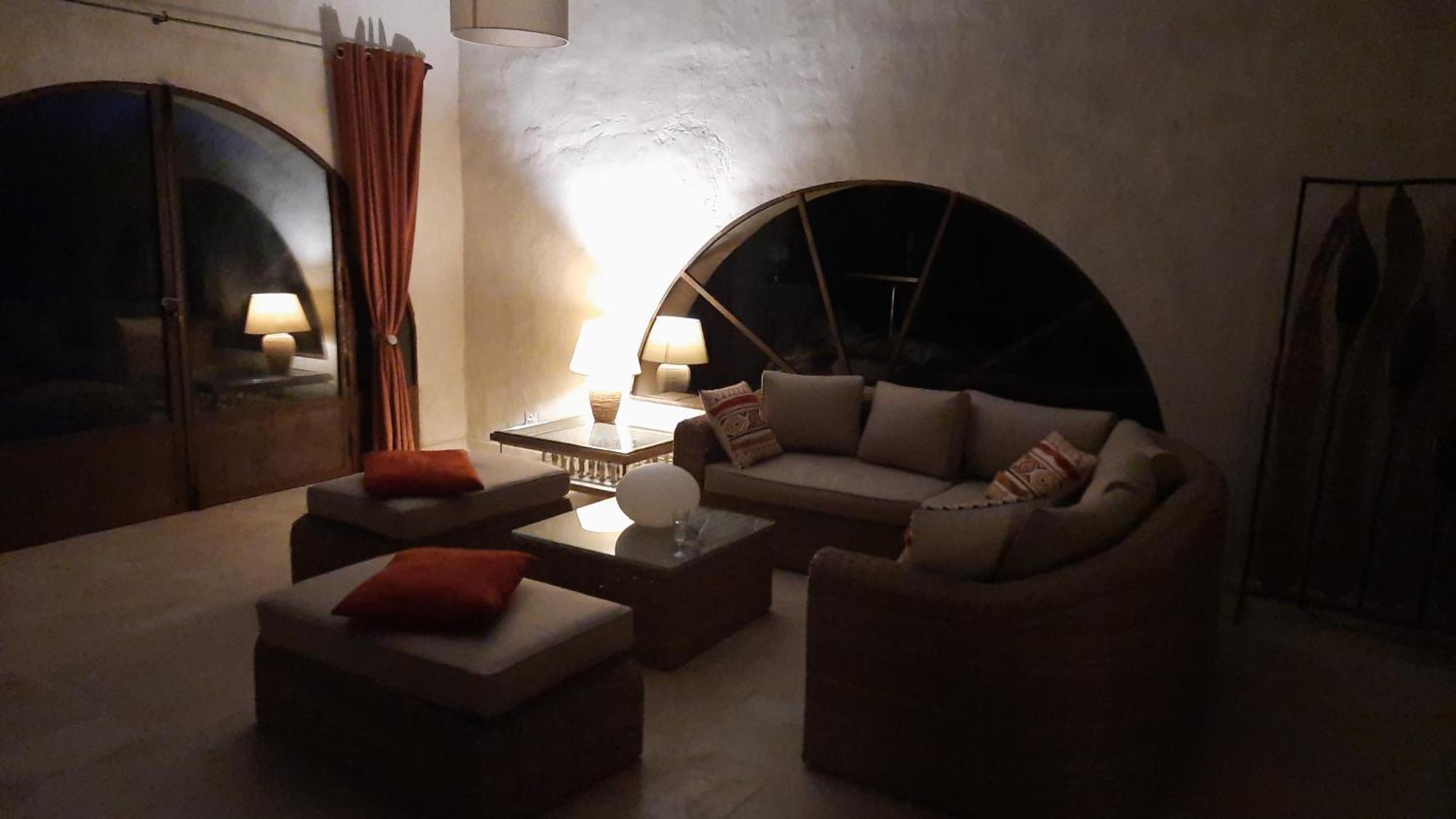 Domaine Des Francobelges - Appartements Lauris Exterior photo